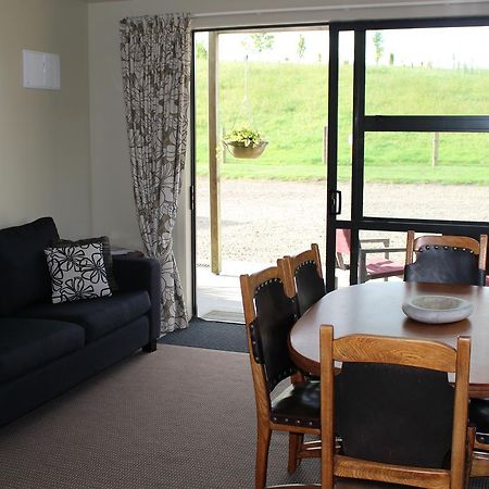 The Loft At Te Kumi Tirohanga Те Куити Екстериор снимка